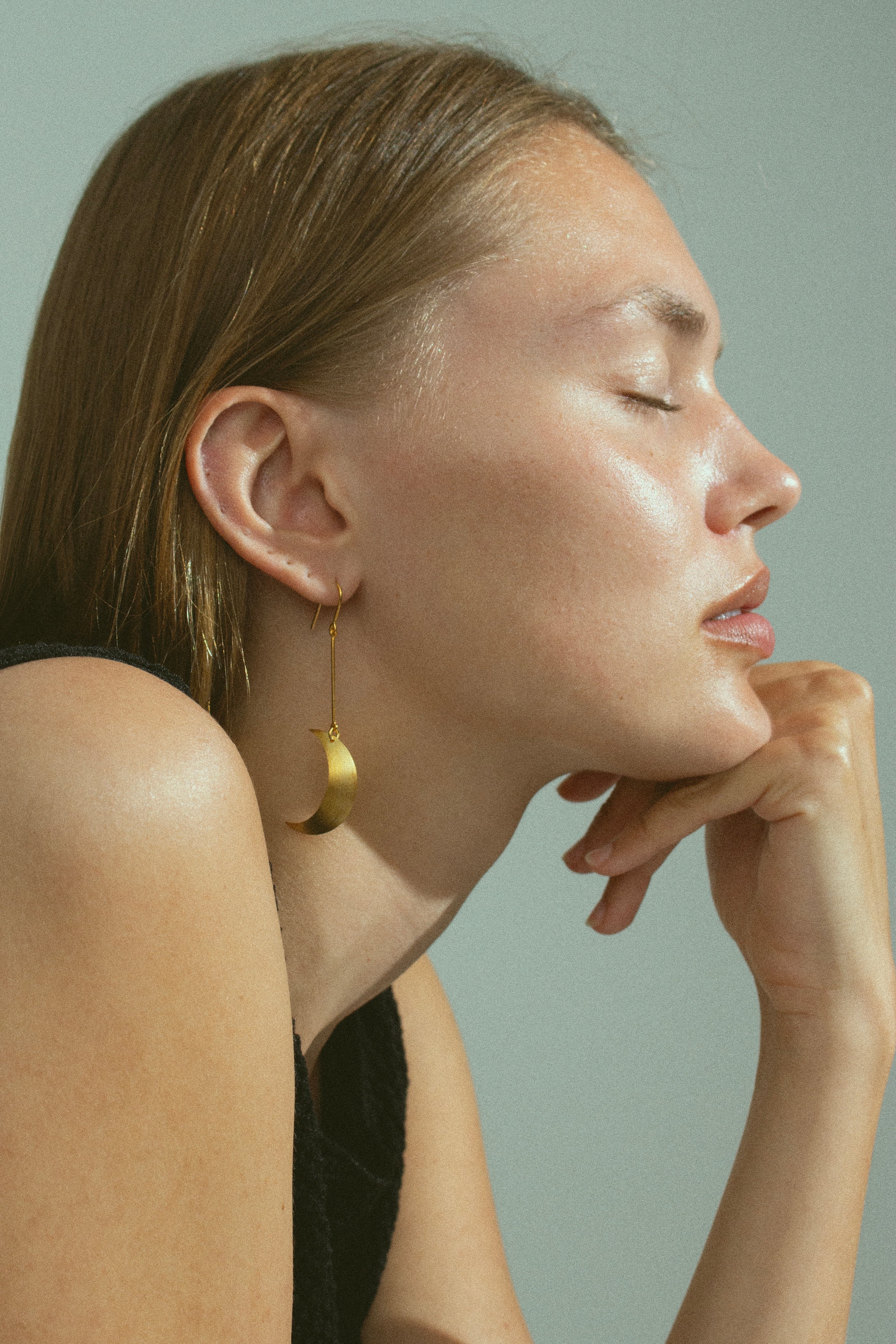 Half Moon hængeørering - forgyldt