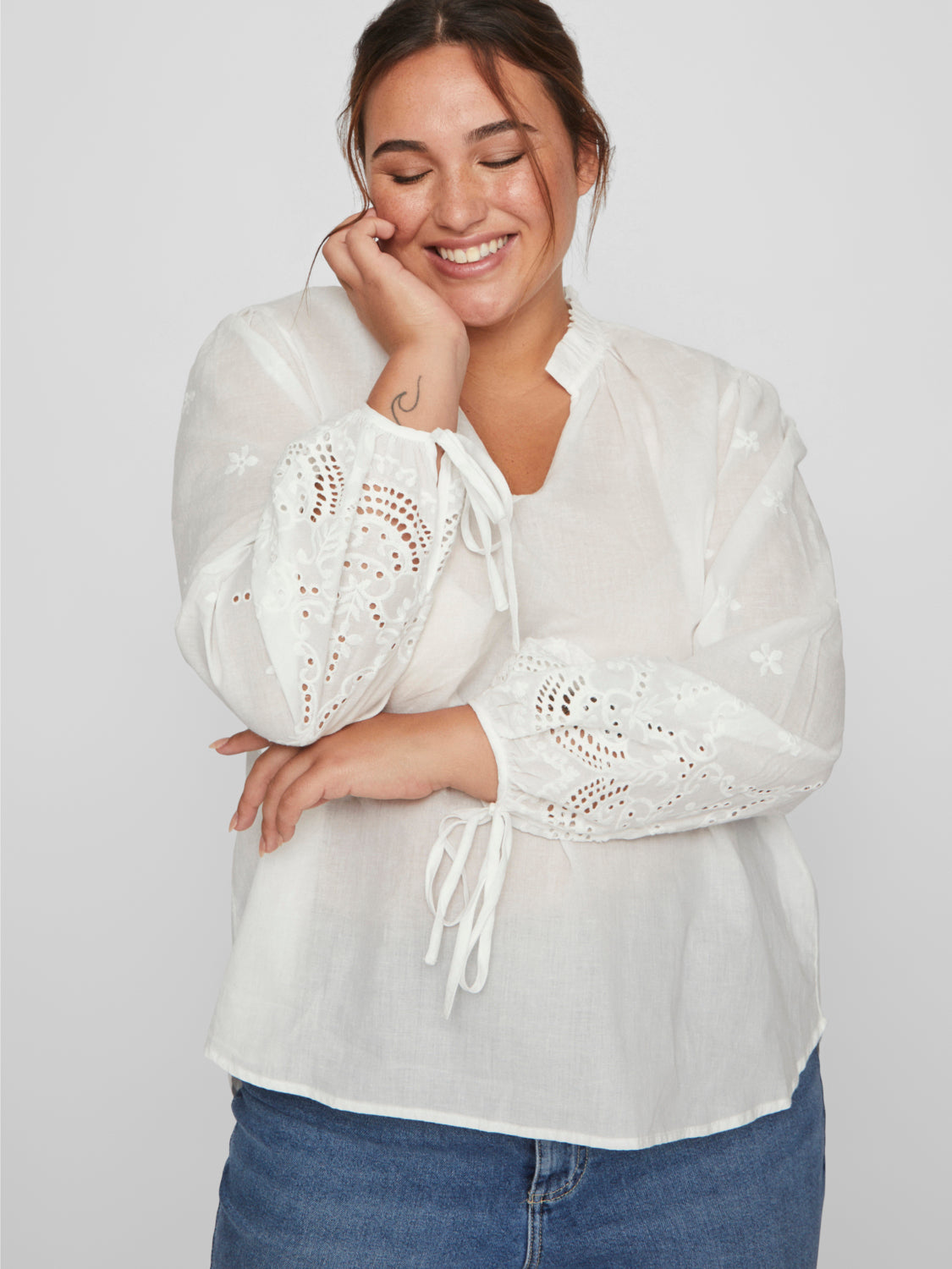 Vimalla Embroidery V-Neck bluse - Optical Snow