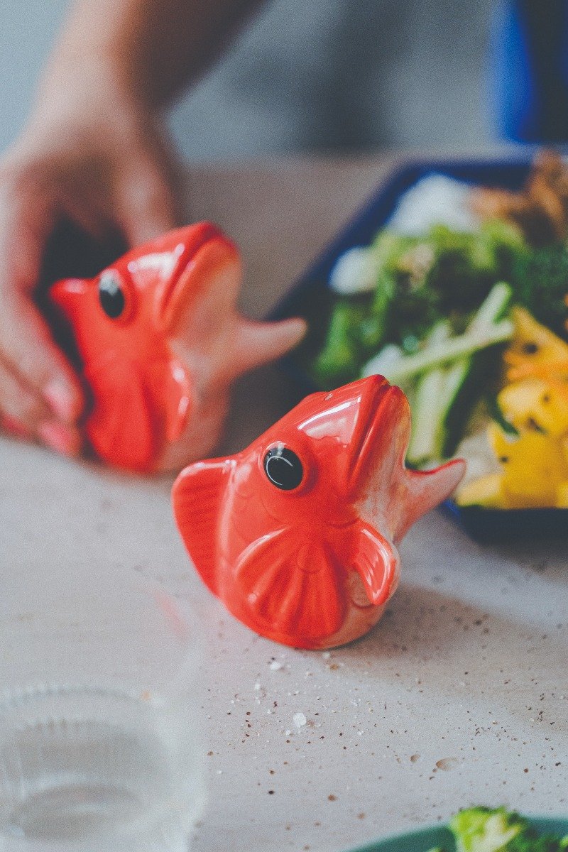 Donkey Salt- og peber dispenser, fishes for dishes - rød - Bahne