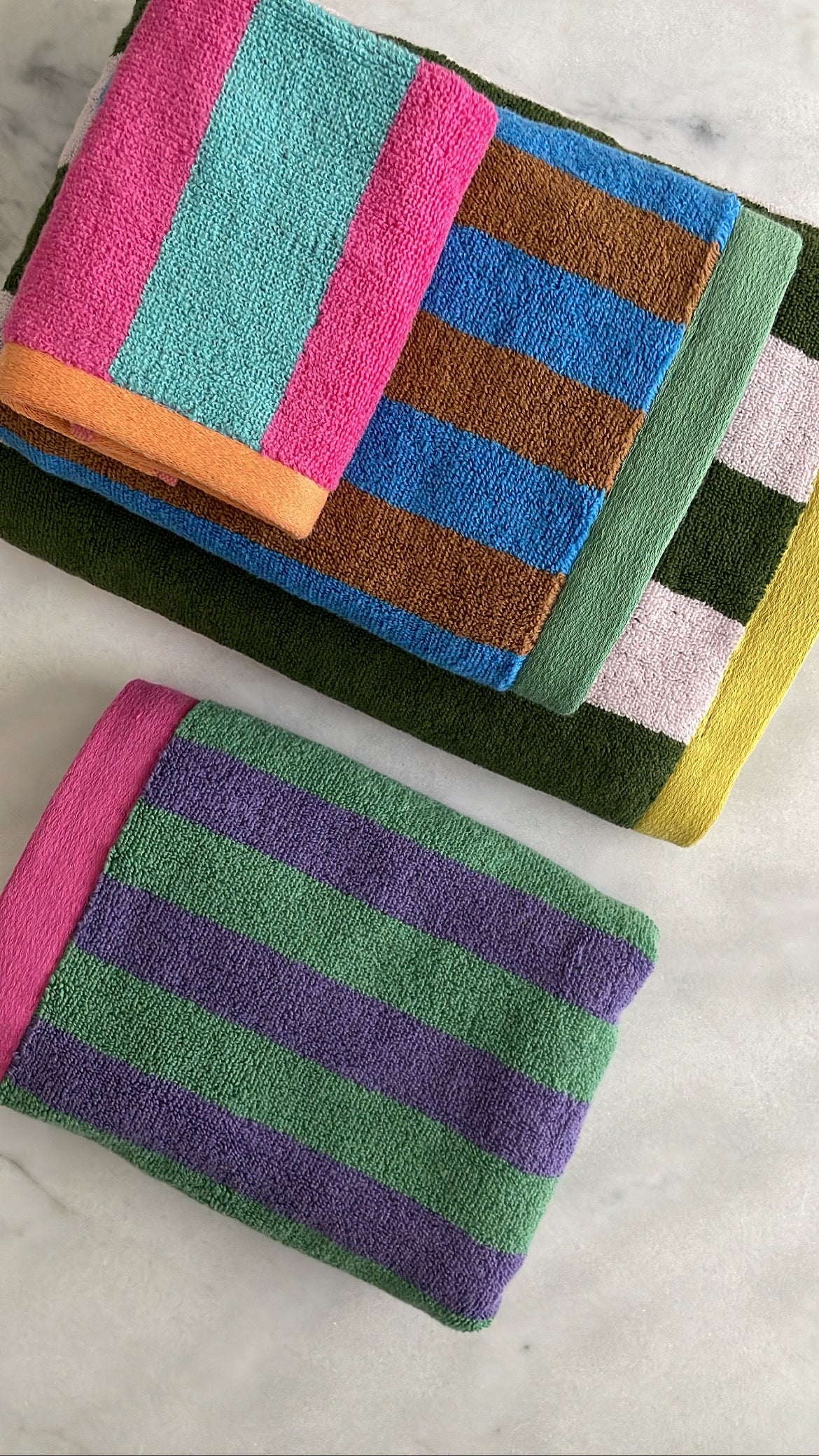 Stripe håndklæde, grøn/lilla/pink - 50x100 cm.