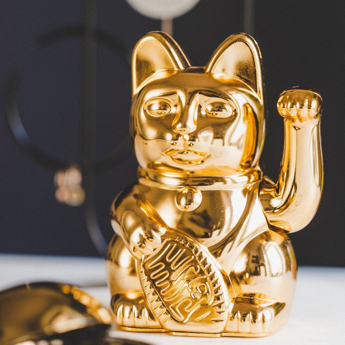 Donkey Maneki-Neko kat - Guld - Bahne
