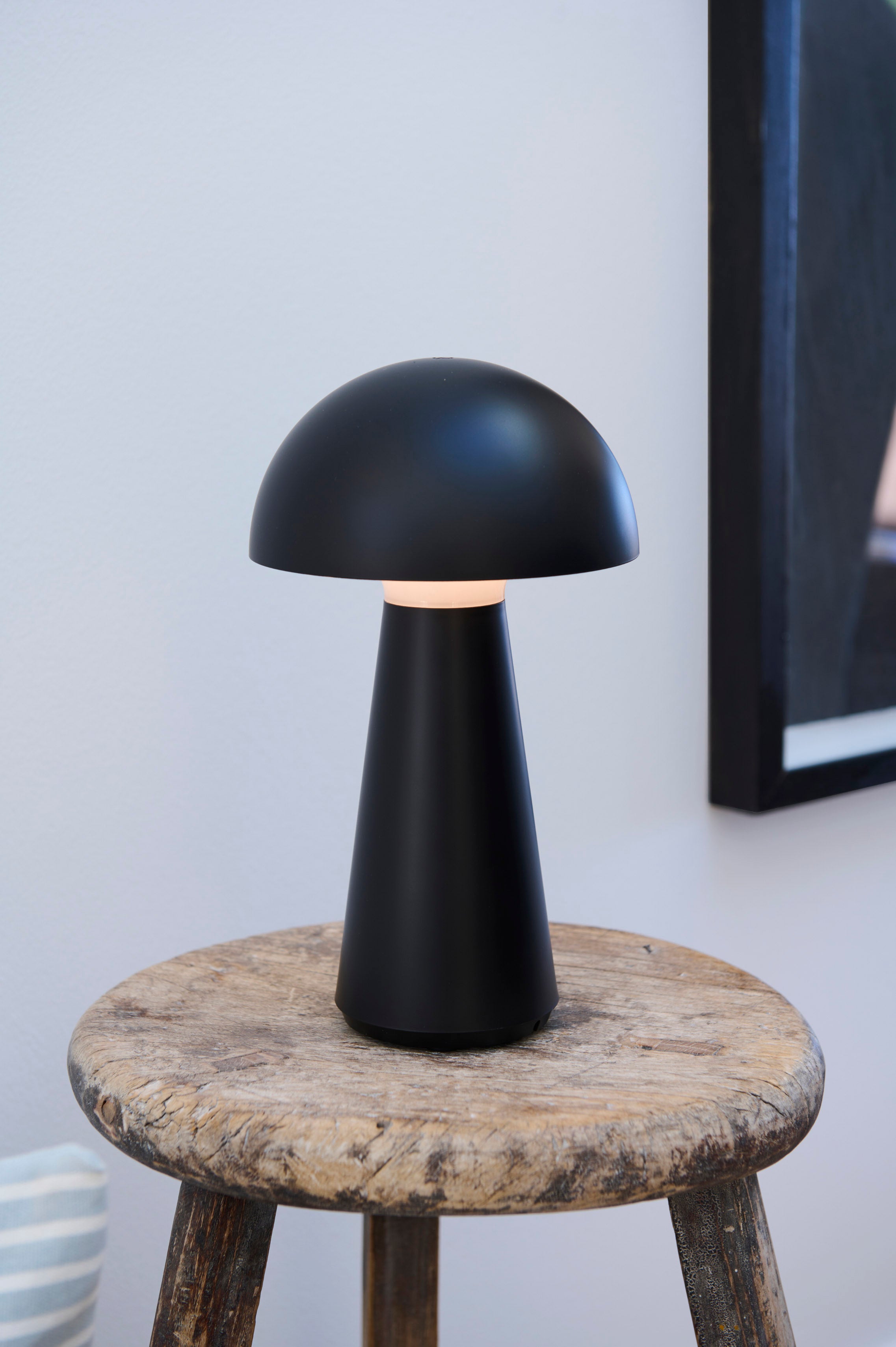 Sam lampe, sort - H28 cm.