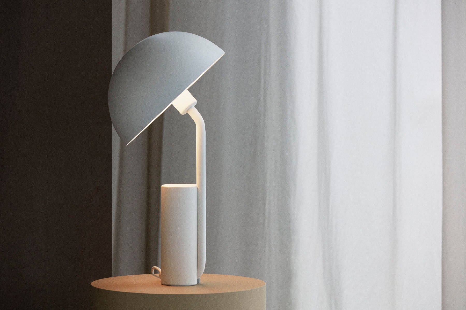 Normann Copenhagen Cap Table bordlampe - hvid - Bahne