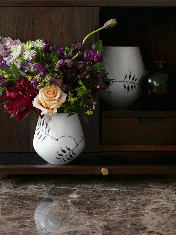 Royal Copenhagen Sort Mega vase - 20,5 cm. - Bahne