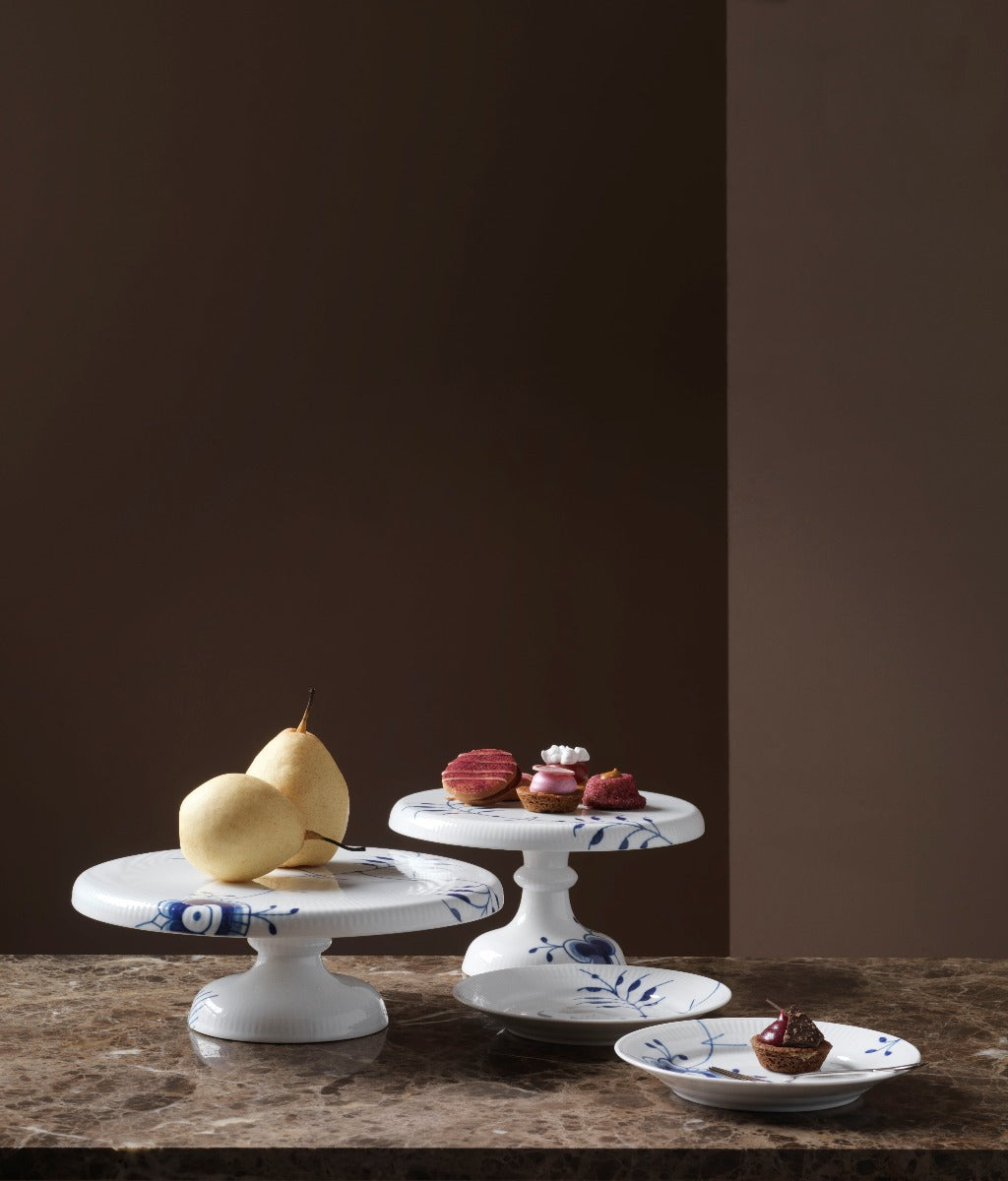 Royal Copenhagen Blå Mega riflet fad på fod - 23 cm. - Bahne