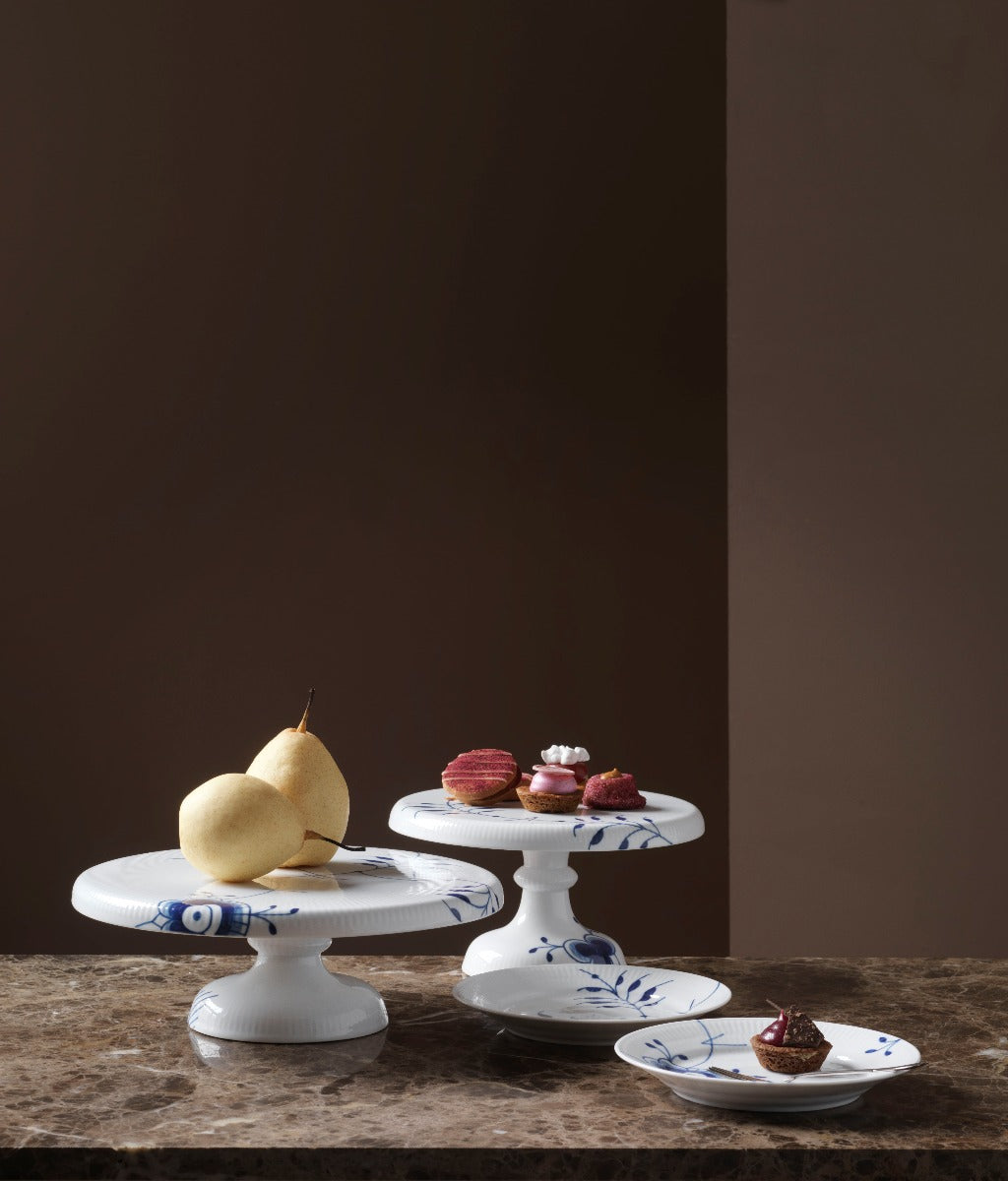 Royal Copenhagen Blå Mega riflet fad på fod - 29,5 cm. - Bahne