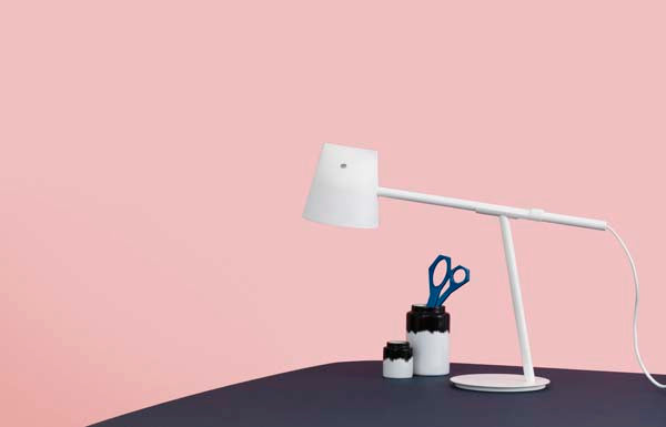 Normann Copenhagen Momento bordlampe, hvid - H: 44 cm. - Bahne