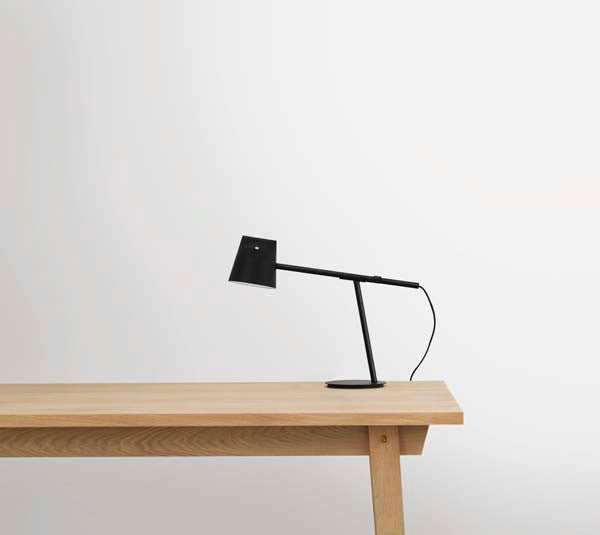 Normann Copenhagen Momento bordlampe, sort - H: 44 cm. - Bahne