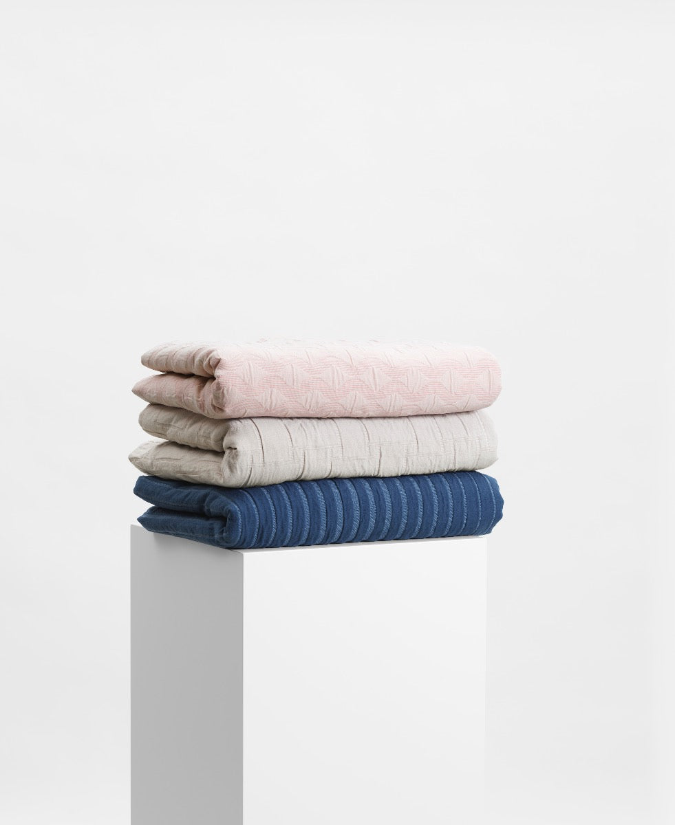 Normann Copenhagen Slumber sengetæppe, Weave Warm Grey - 250x250 cm. - Bahne