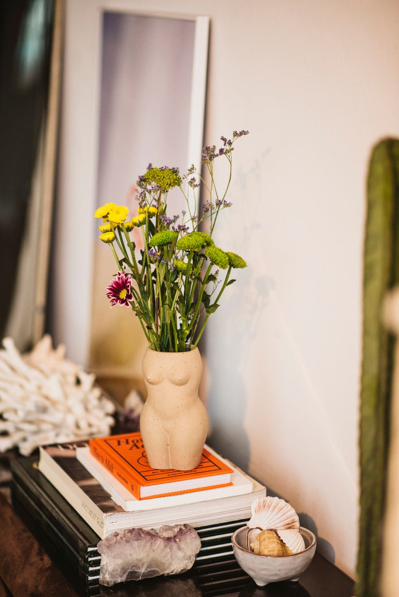 Doiy Body vase, creme - H: 18,5 cm. - Bahne