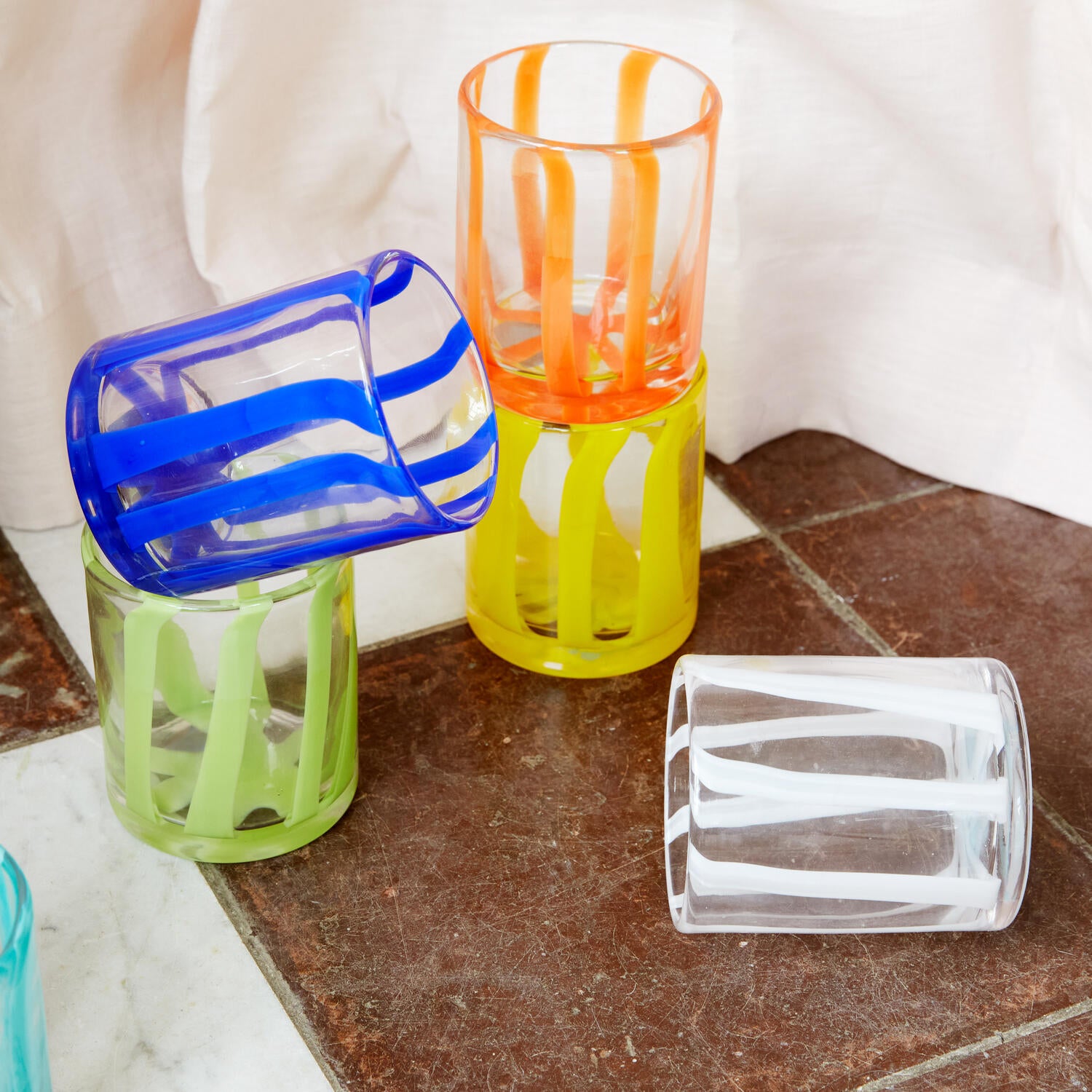 Tumbler glas med striber - hvid