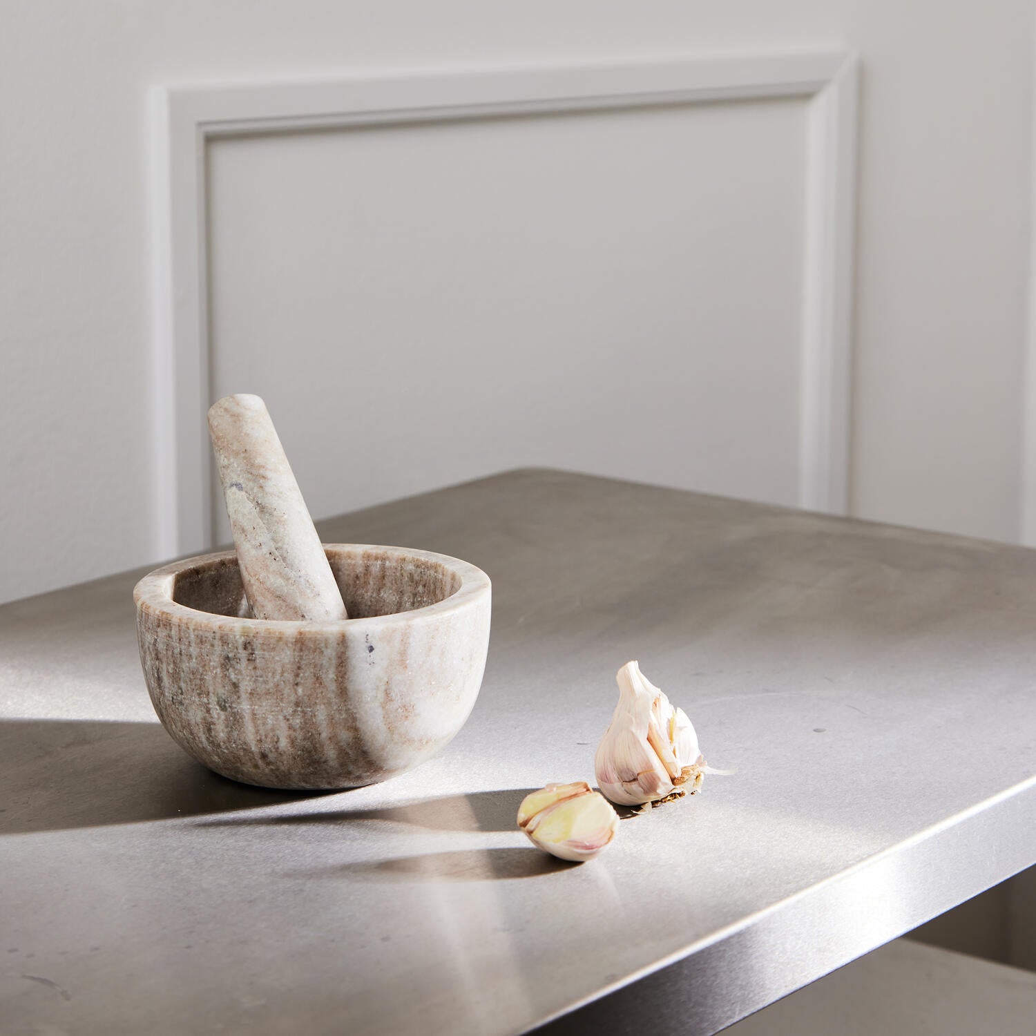 Mortar med støder, marmor - beige