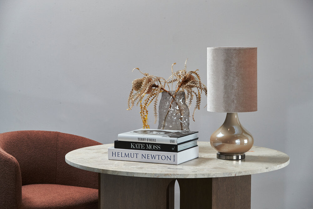 Velour bordlampe, beige - Ø25 cm.