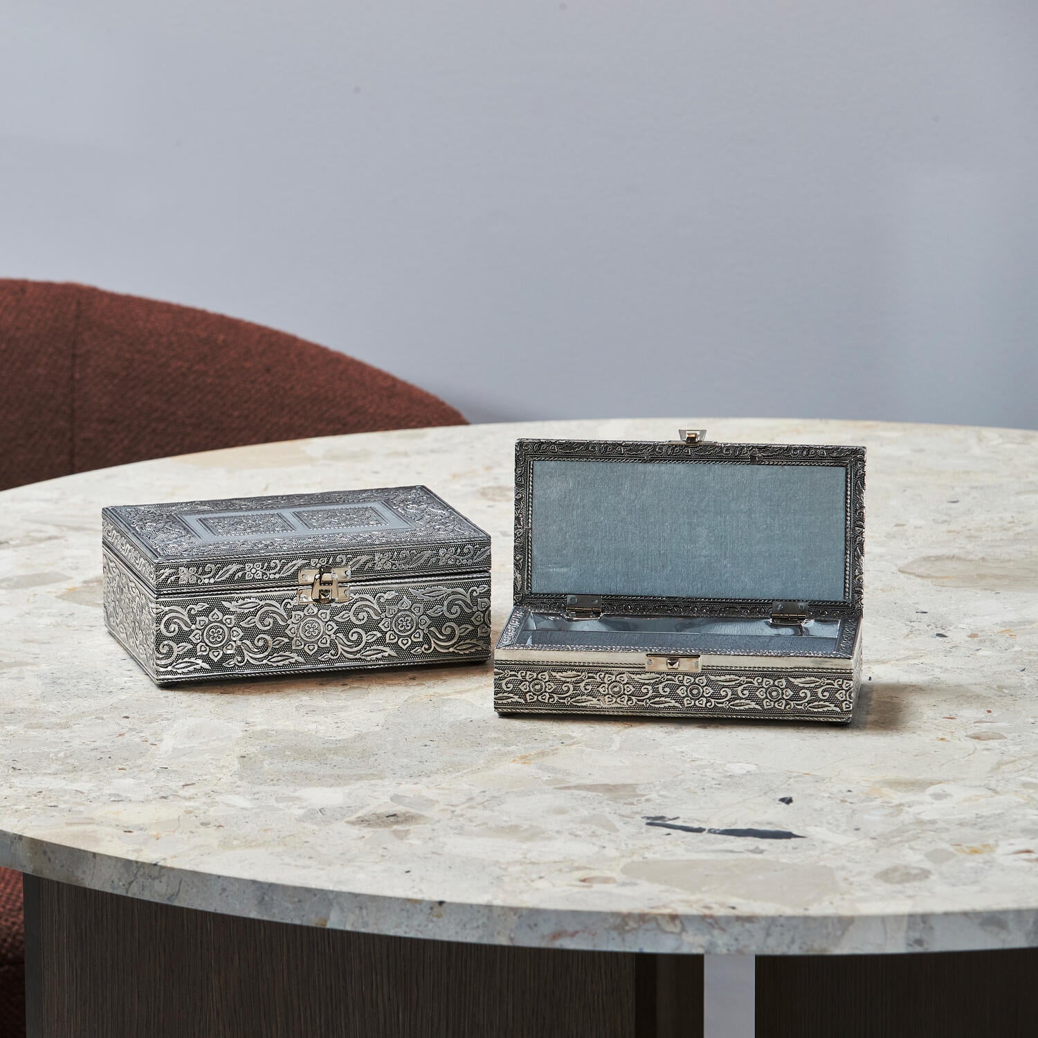 Smykkeskrin, sølvfarvet - 7,5x15x20 cm.