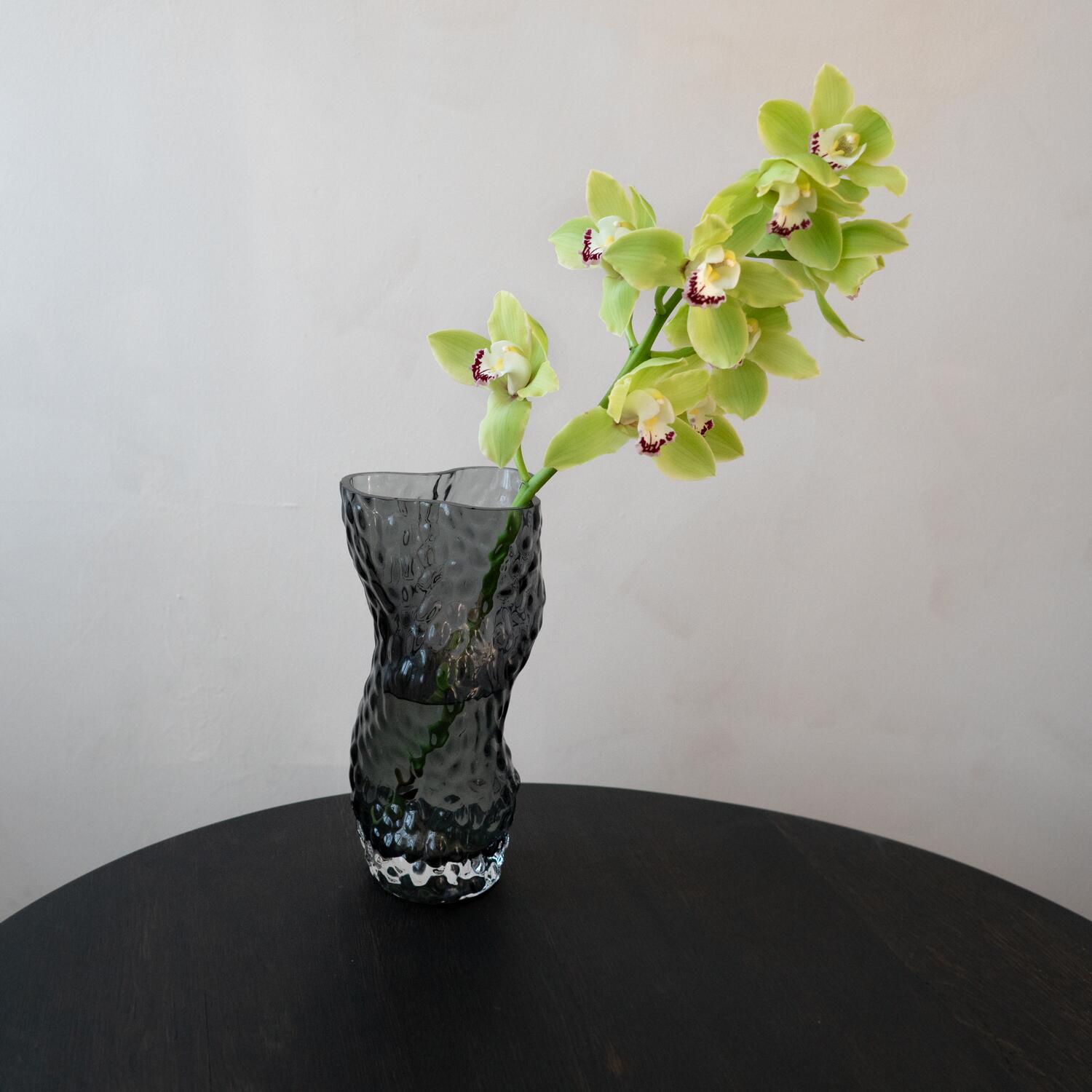 Ostrea Rock Glass vase - Midnight Blue