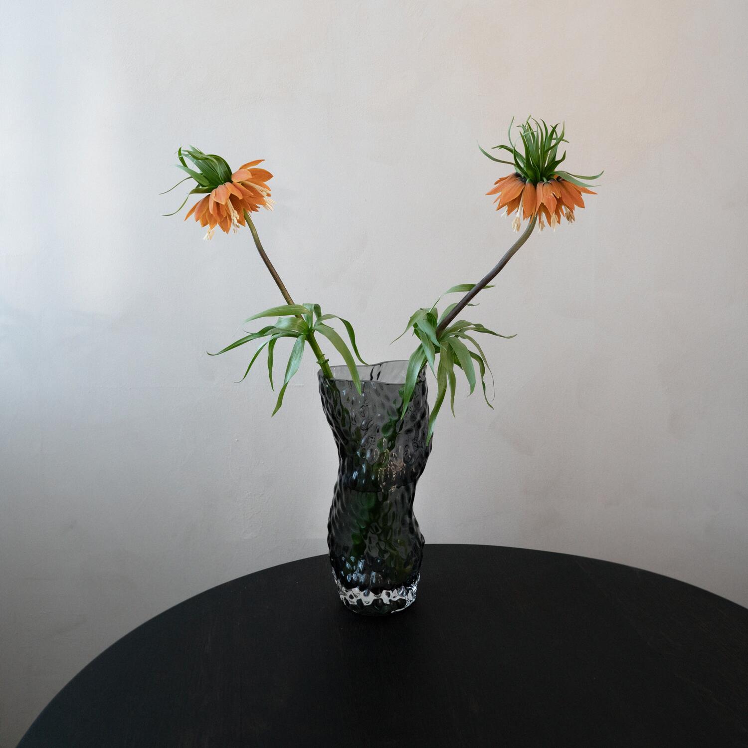 Ostrea Rock Glass vase - Midnight Blue