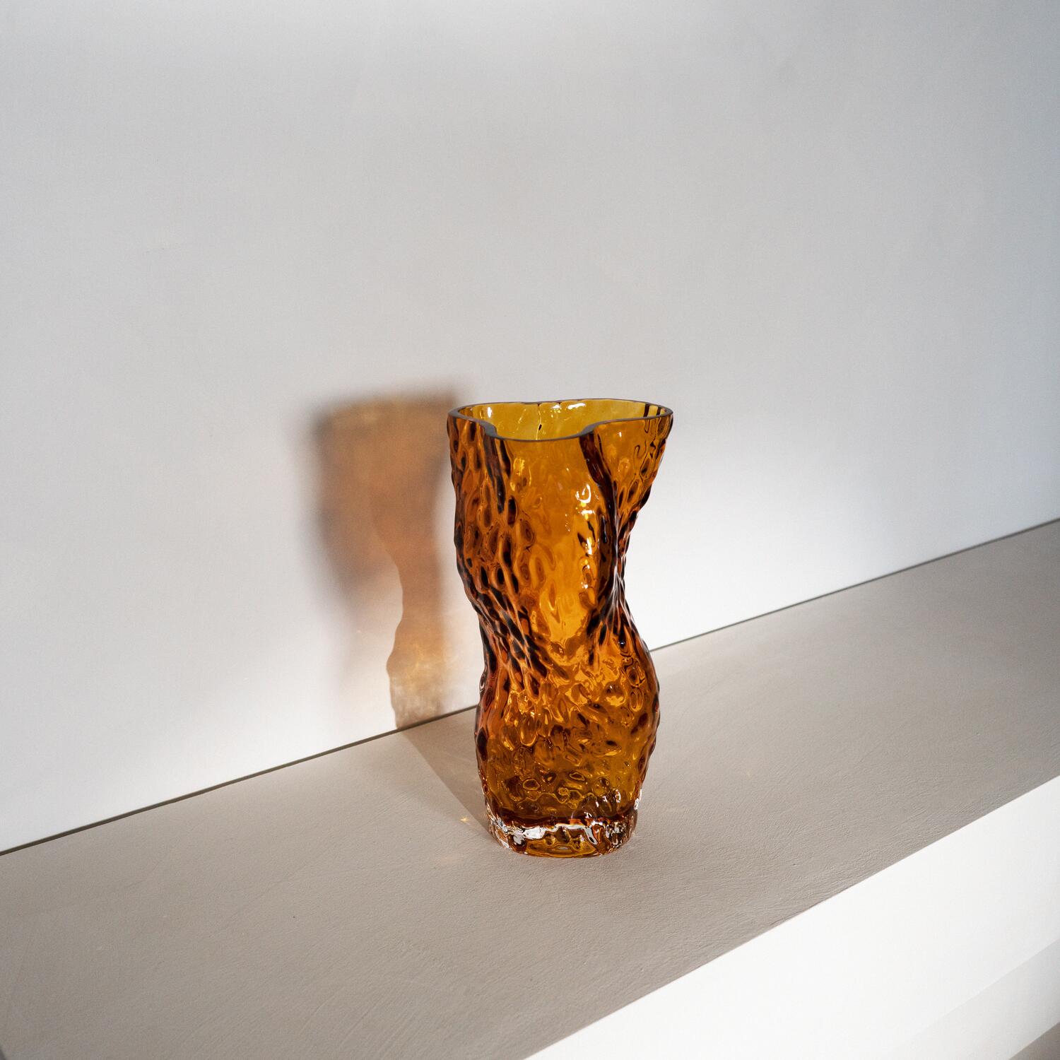 Ostrea Rock Glass vase - Amber