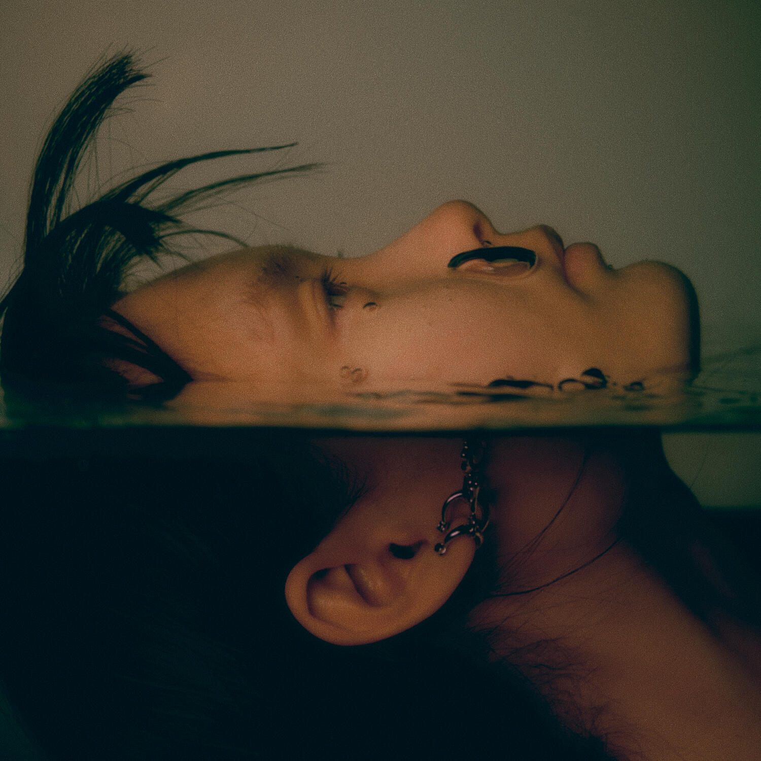 Malik 8 Huggie ørering - forgyldt