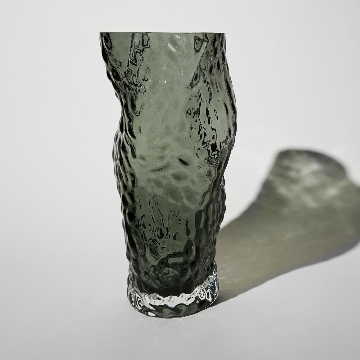 Ostrea Rock Glass vase - Midnight Blue