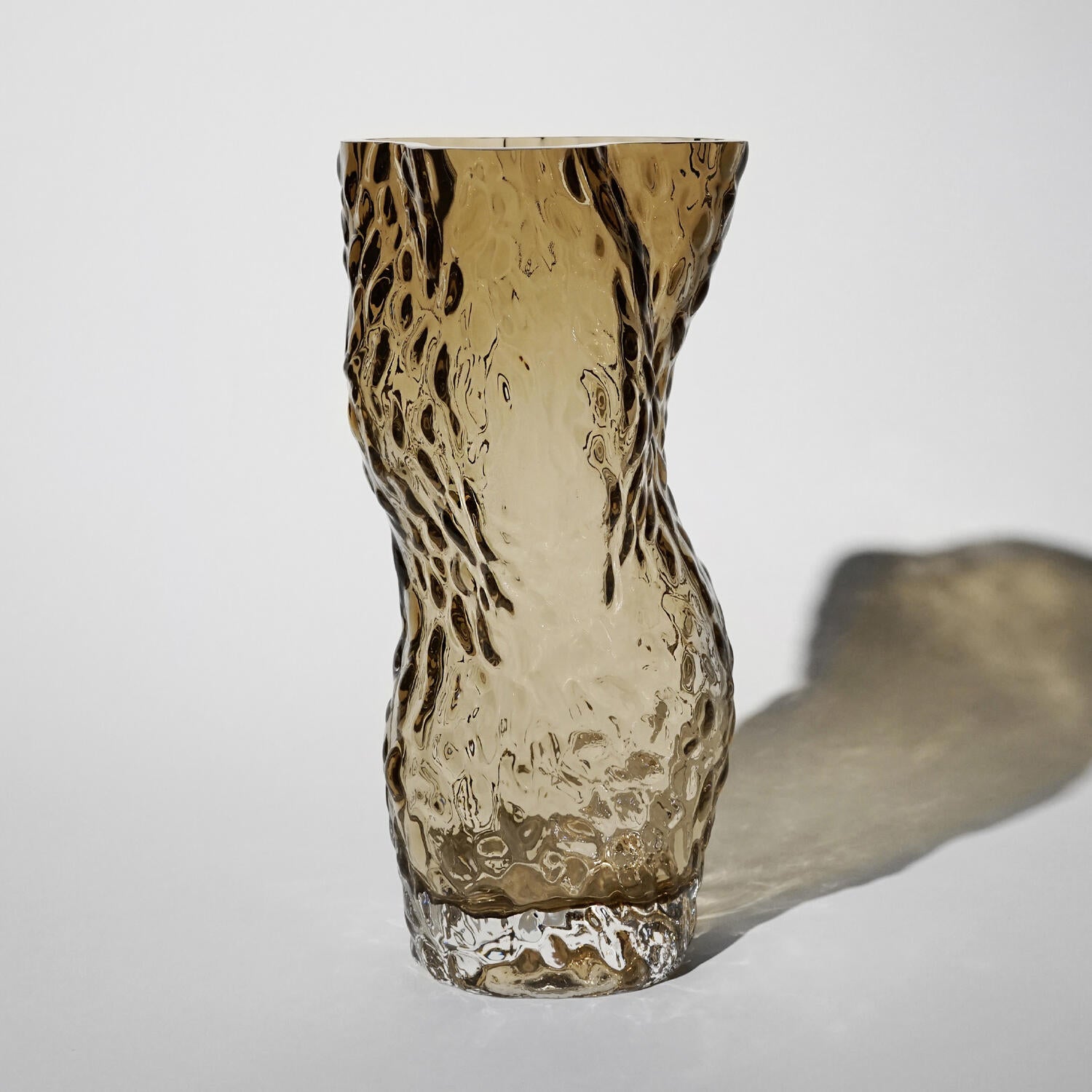 Ostrea Rock Glass vase - Smoke