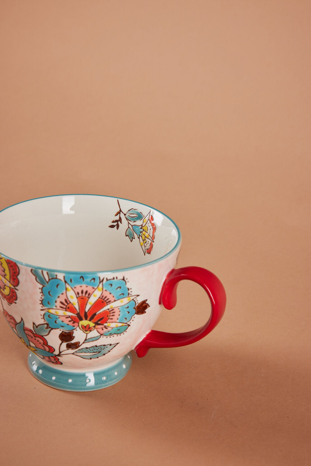 Håndmalet krus med blomster, rød - H9 cm.