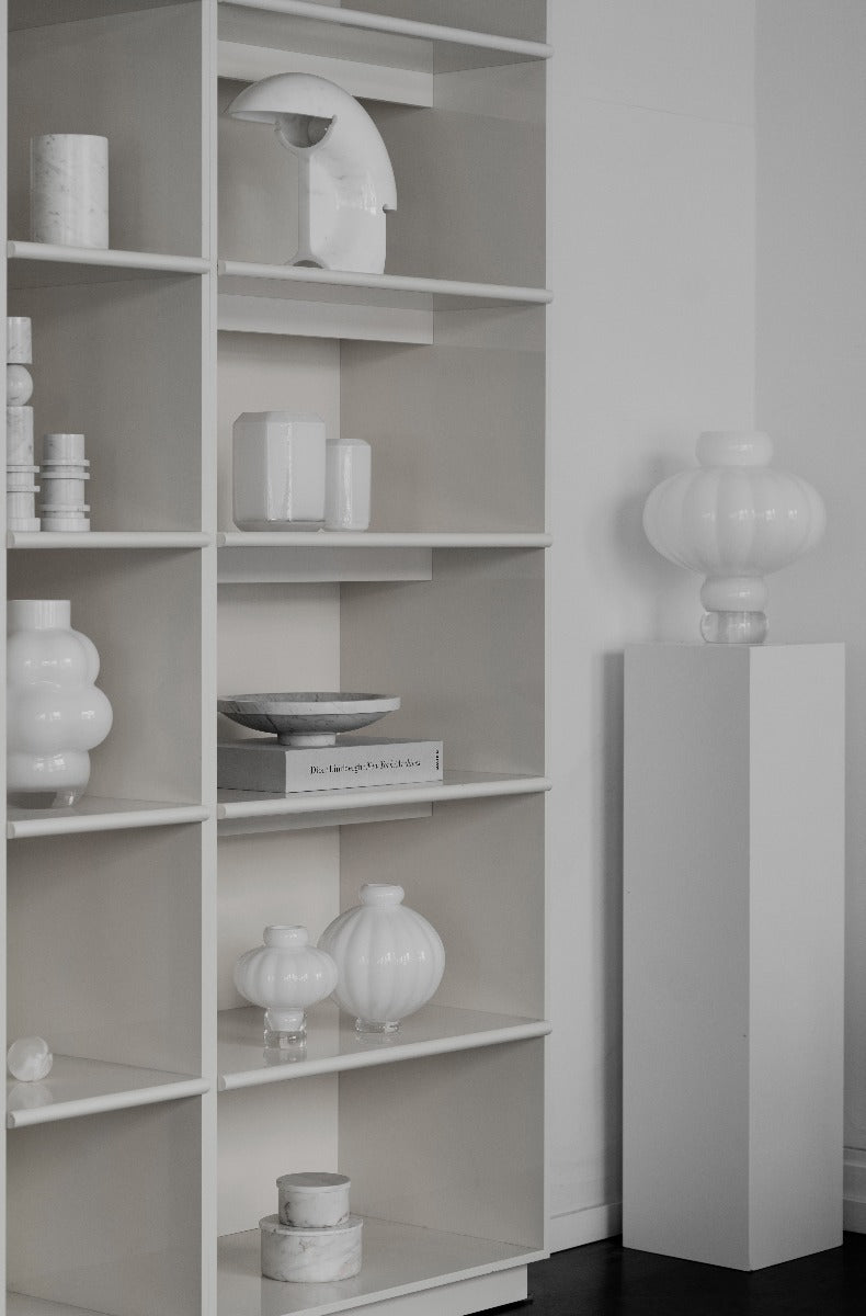Louise Roe Balloon vase #02, opal white - H:20 cm. - Bahne