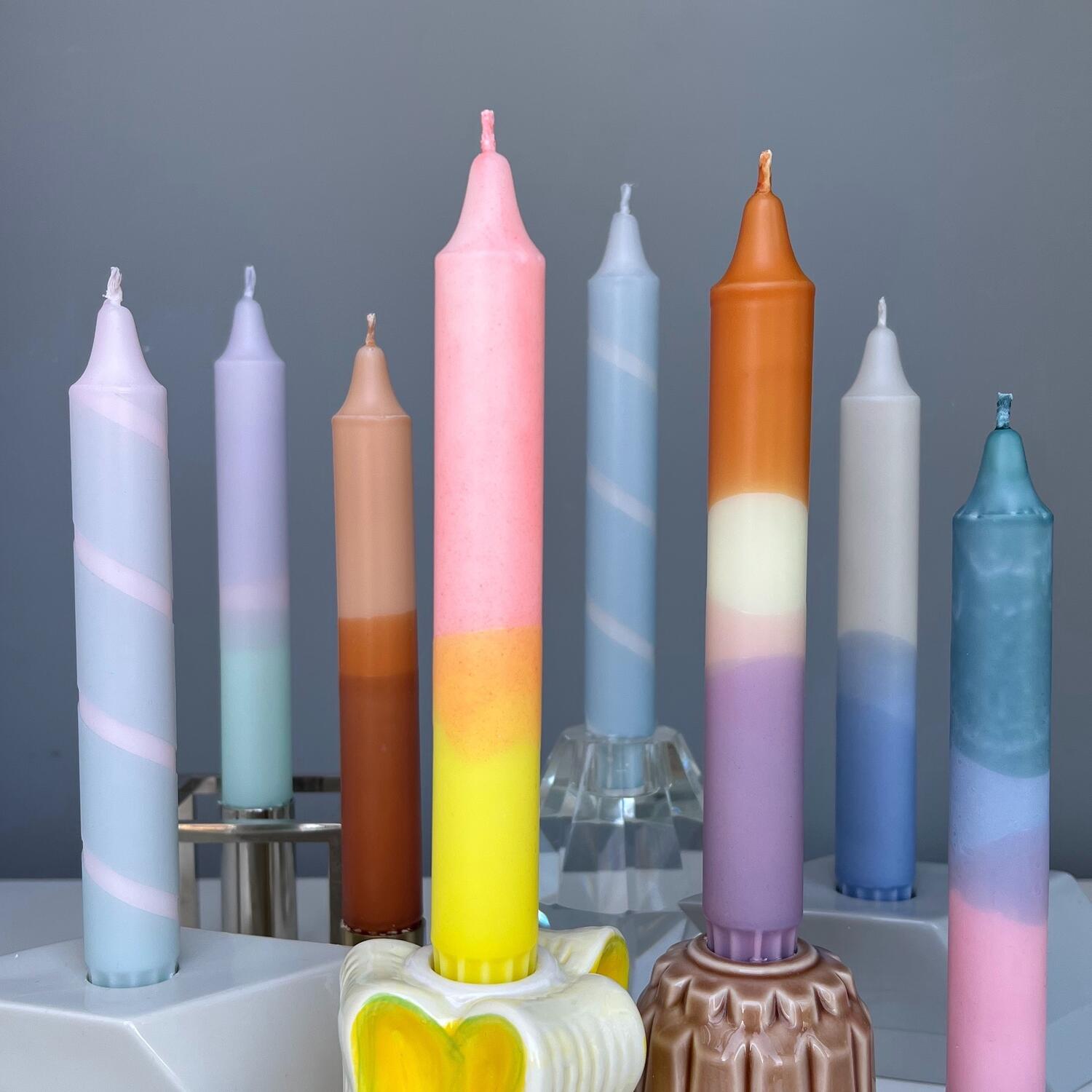 Håndyppede stearinlys i striber, blå - 4 stk.