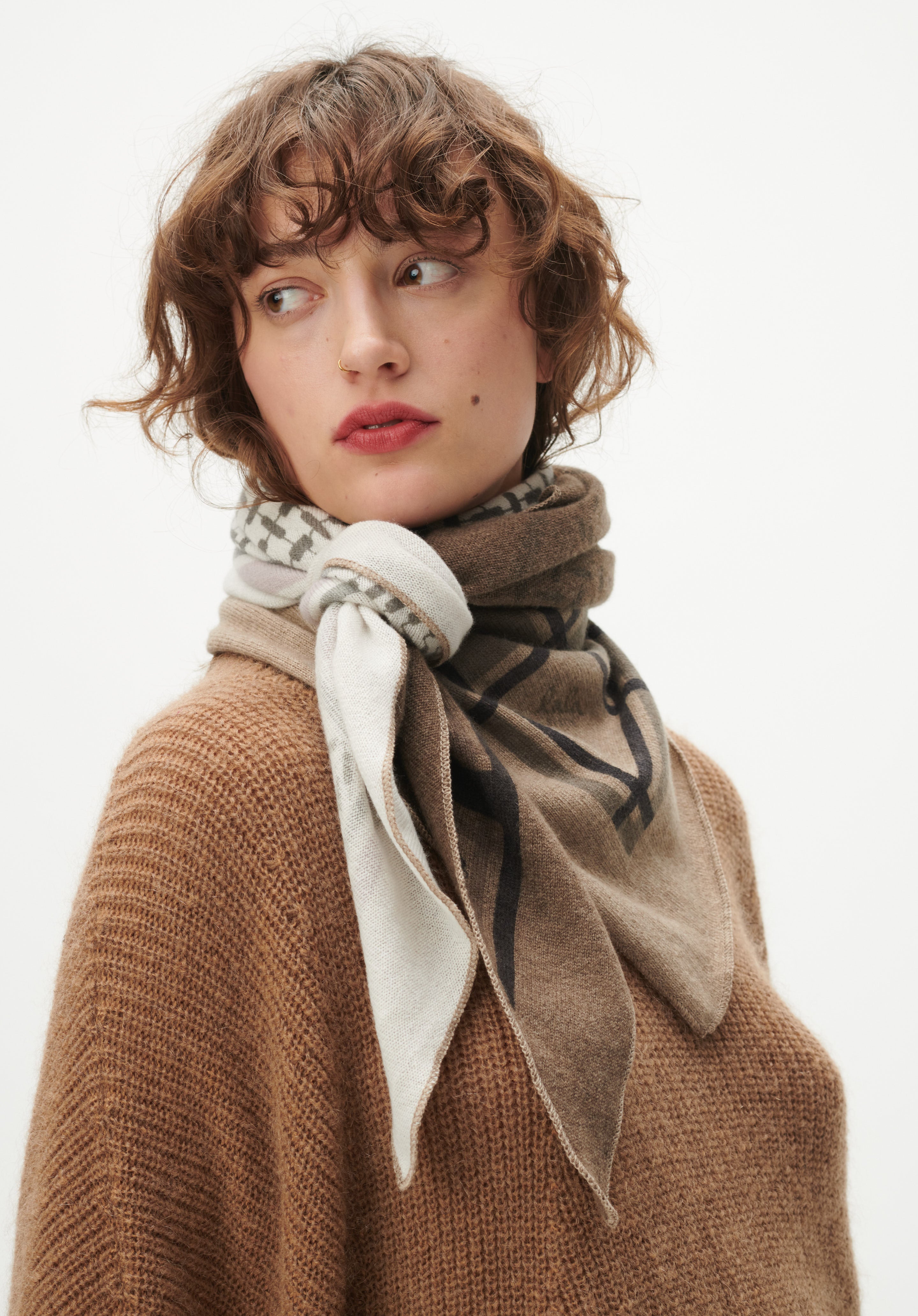 Triangle Patchwork tørklæde - Grey on Foal