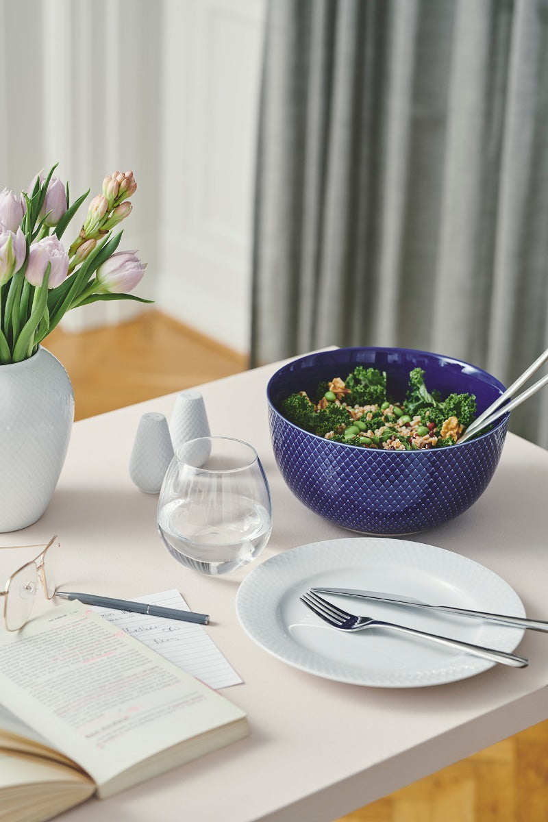 Lyngby Porcelæn Rhombe serveringsskål, mørk blå - Ø: 22 cm. - Bahne